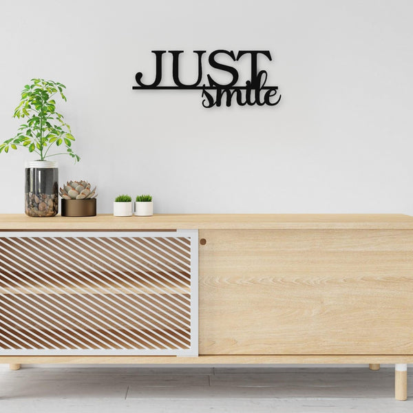 Holzschriftzug Just Smile aus Holz von Freude aus Holz