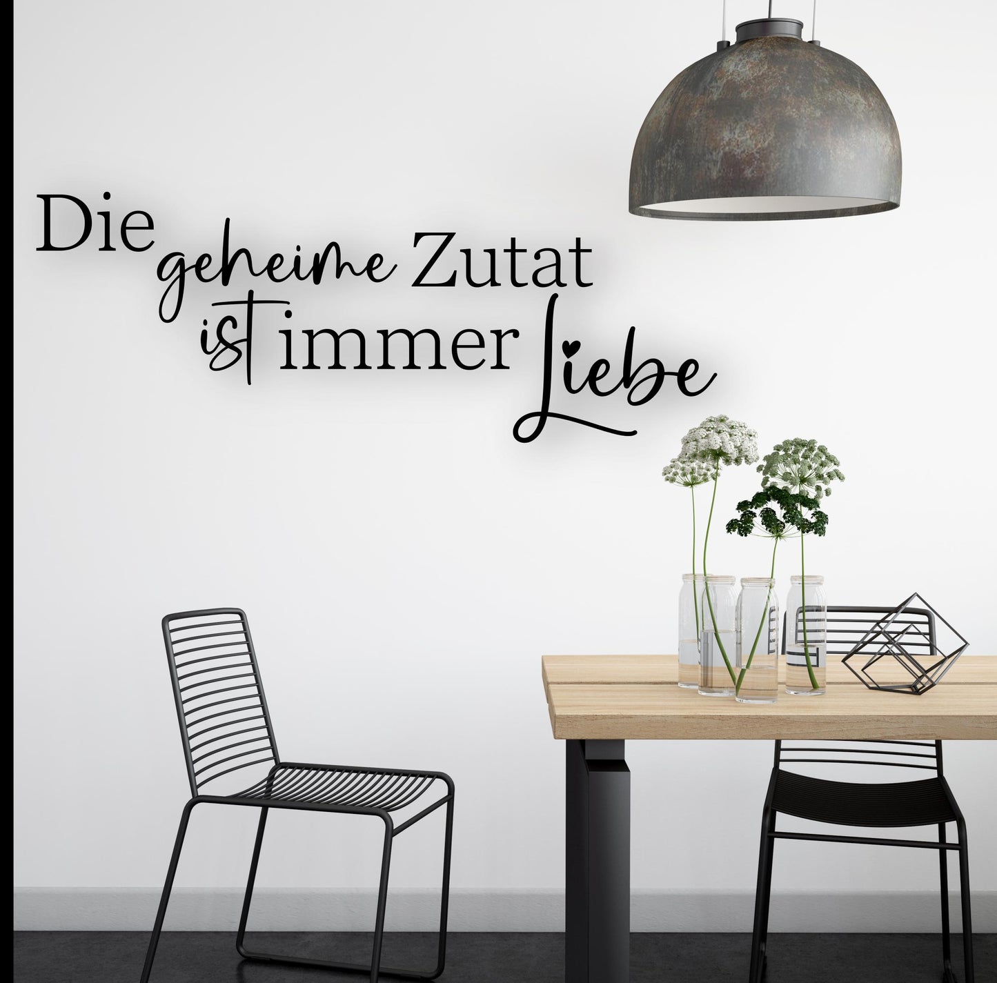 Die geheime Zutat ist immer Liebe  - Holzschriftzug