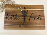 Hochzeitsgeschenk / Jahrestag - Frühstücksbrettchen (personalisiert)